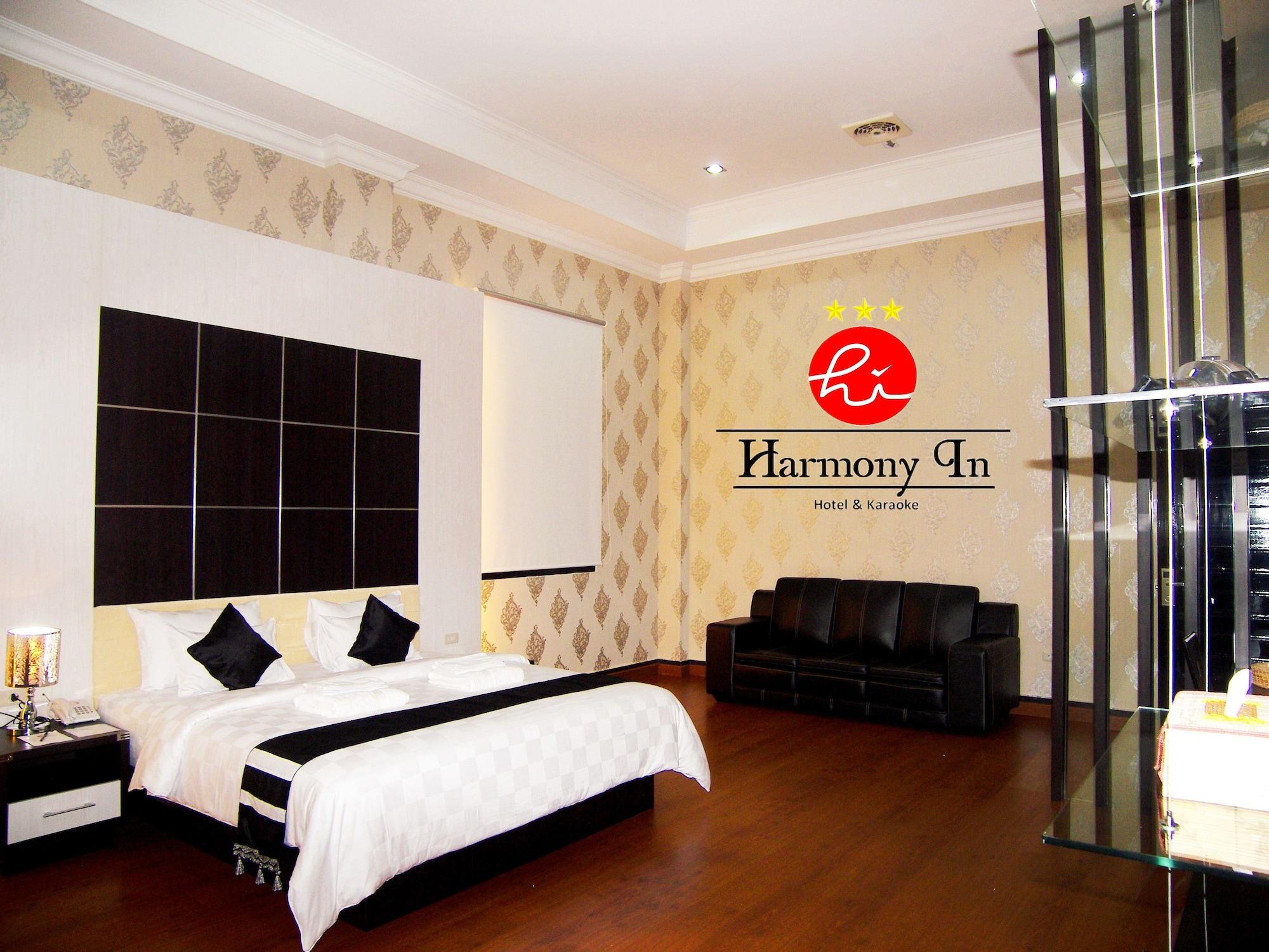Hotel Harmony In & Karaoke Pontianak Exterior foto